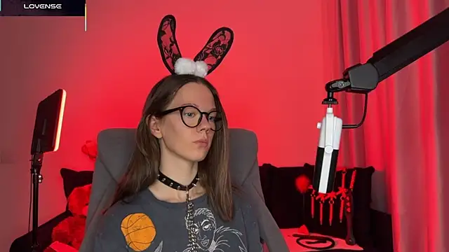 DivineBite online show from 10-18-25, 03:24