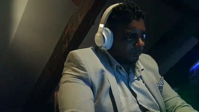 Snapshot of Bandusrilankasexymen chatting on 02-26-25, 09:05 Bandusrilankasexymen online show from 02-26-25, 09:05