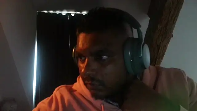 Snapshot of Bandusrilankasexymen chatting on 10-19-25, 10:49 Bandusrilankasexymen online show from 10-19-25, 10:49