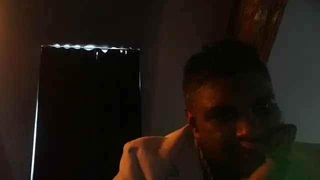 Snapshot of Bandusrilankasexymen chatting on 01-11-26, 12:43 Bandusrilankasexymen online show from 01-11-26, 12:43