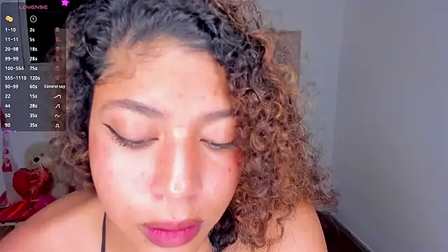 Snapshot of LilyBrunette chatting on 03-19-25, 01:21 LilyBrunette online show from 03-19-25, 01:21