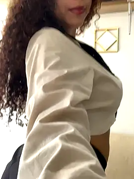 Snapshot of LilyBrunette chatting on 09-13-25, 09:58 LilyBrunette online show from 09-13-25, 09:58