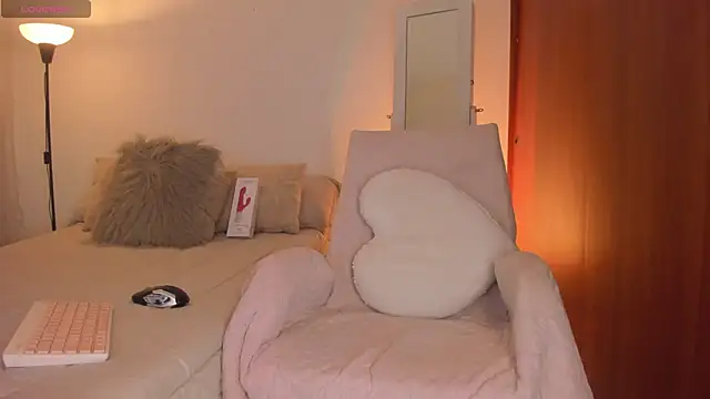 whitneyhot online show from 04-17-26, 11:35