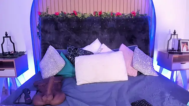 Karlagonzales  online show from 04-12-26, 08:08