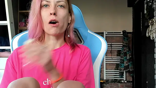 karo123421 online show from 10-24-25, 08:33