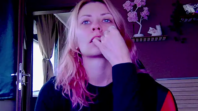 karo123421 online show from 12-03-25, 10:13