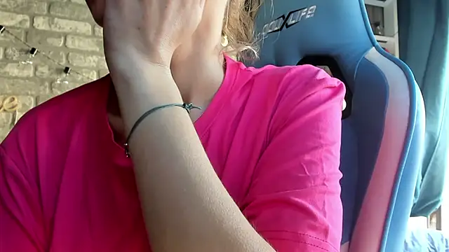 karo123421 online show from 12-16-25, 08:52