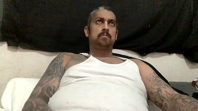 Snapshot of Vision1285 chatting on 01-08-25, 02:56 Vision1285 online show from 01-08-25, 02:56