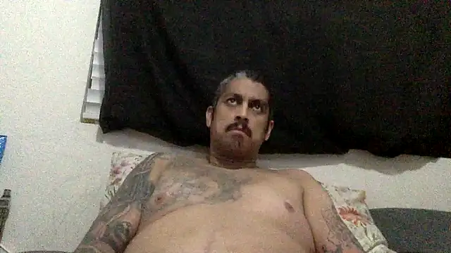 Snapshot of Vision1285 chatting on 01-14-25, 01:38 Vision1285 online show from 01-14-25, 01:38