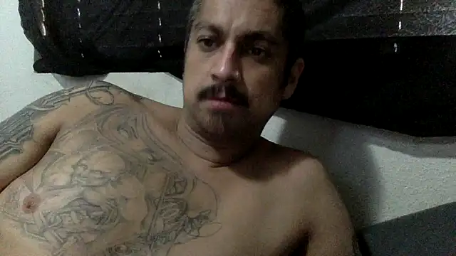 Snapshot of Vision1285 chatting on 01-16-25, 07:52 Vision1285 online show from 01-16-25, 07:52