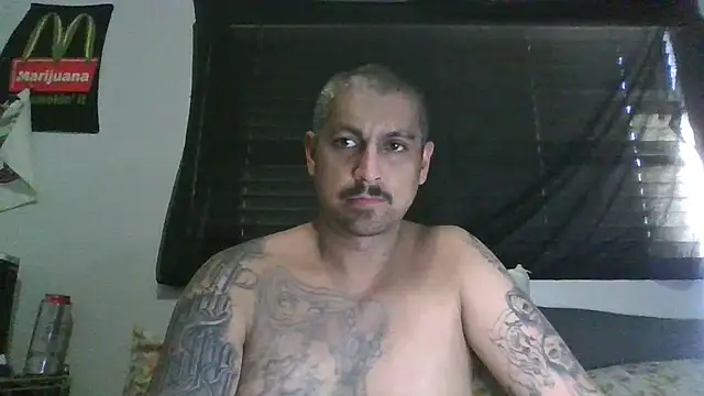 Snapshot of Vision1285 chatting on 02-21-25, 06:37 Vision1285 online show from 02-21-25, 06:37