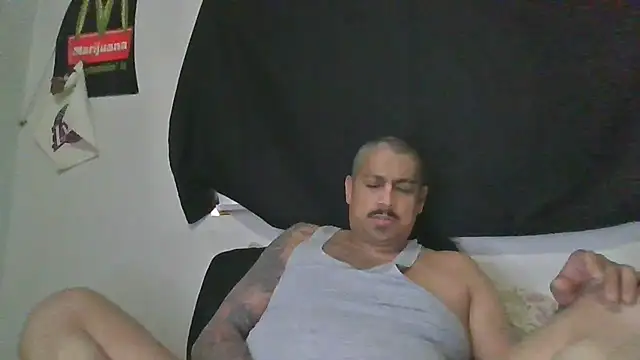 Snapshot of Vision1285 chatting on 03-17-25, 06:21 Vision1285 online show from 03-17-25, 06:21