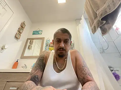 Snapshot of Vision1285 chatting on 10-04-25, 05:00 Vision1285 online show from 10-04-25, 05:00