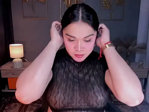 MaxeneCullens online show from 10-31-25, 02:56