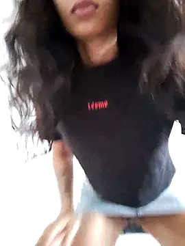 Leaberry online show from 12-17-25, 05:19