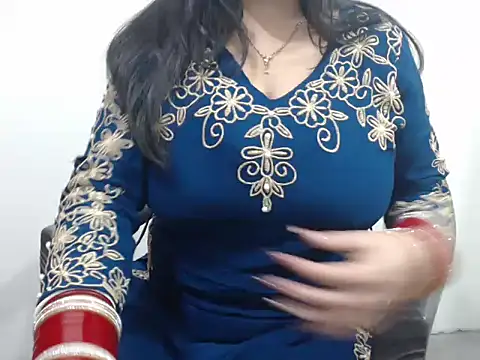 Snapshot of HOT_CHILLY chatting on 04-23-26, 12:40 HOT CHILLY online show from 04-23-26, 12:40