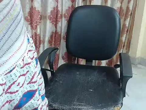 Snapshot of HOT_CHILLY chatting on 06-24-26, 05:01 HOT CHILLY online show from 06-24-26, 05:01