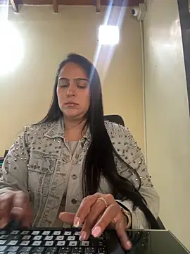 kendall 52 online show from 11-22-25, 02:16