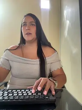 kendall 52 online show from 04-15-26, 02:57