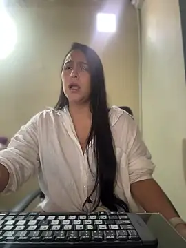 kendall 52 online show from 05-26-26, 03:41