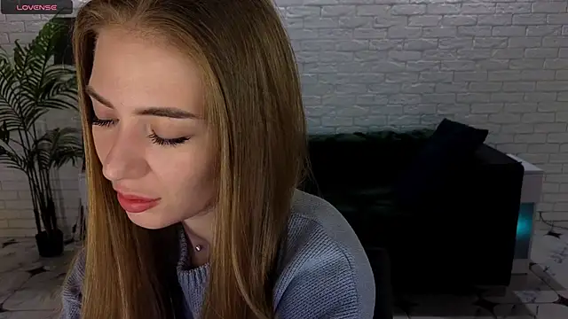 Adelyna Bird online show from 10-03-25, 06:32