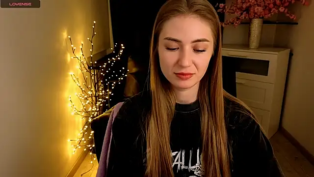 Adelyna Bird online show from 05-11-26, 07:03