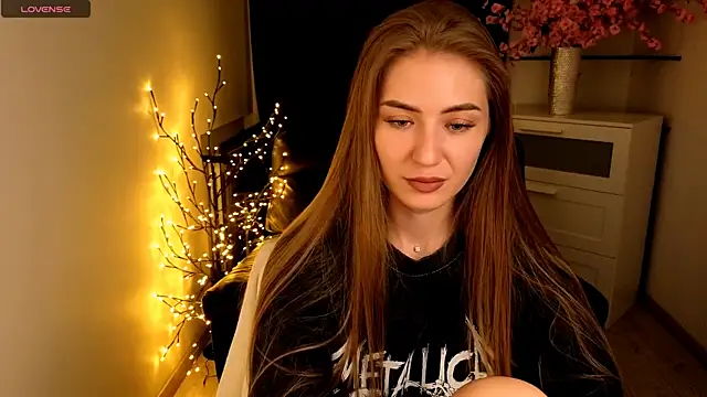 Adelyna Bird online show from 06-07-26, 06:28