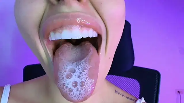 lisbet21x online show from 10-30-25, 10:32