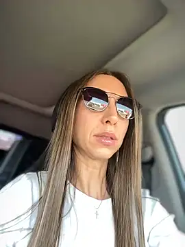 Snapshot of EvaCatt chatting on 03-16-25, 06:20 EvaCatt online show from 03-16-25, 06:20