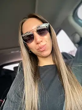 Snapshot of EvaCatt chatting on 03-19-25, 03:41 EvaCatt online show from 03-19-25, 03:41