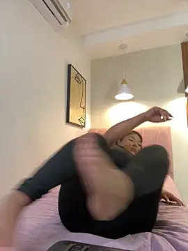 Kenya--Buhle online show from 11-19-25, 06:41