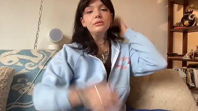 Snapshot of SweetMaisie chatting on 02-16-26, 10:50 SweetMaisie online show from 02-16-26, 10:50