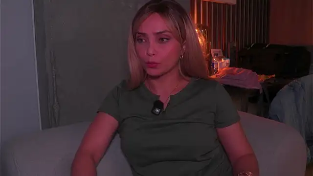 annie22love online show from 02-25-26, 11:14