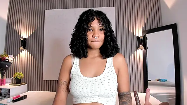 Zafiiraa online show from 10-16-25, 11:44