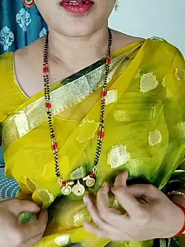 Snapshot of Indian_desi_wife chatting on 10-22-25, 03:40 Indian desi wife online show from 10-22-25, 03:40