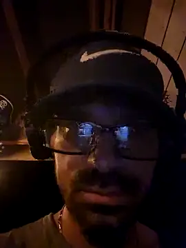 Snapshot of studda27 chatting on 09-26-25, 09:24 studda27 online show from 09-26-25, 09:24