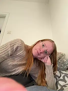 Snapshot of jannis1992 chatting on 06-12-26, 03:49 jannis1992 online show from 06-12-26, 03:49