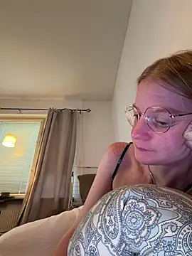 Snapshot of jannis1992 chatting on 06-14-26, 05:59 jannis1992 online show from 06-14-26, 05:59