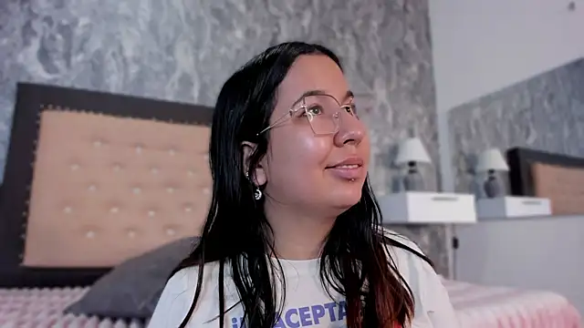 Lia sarahi online show from 10-05-25, 11:41