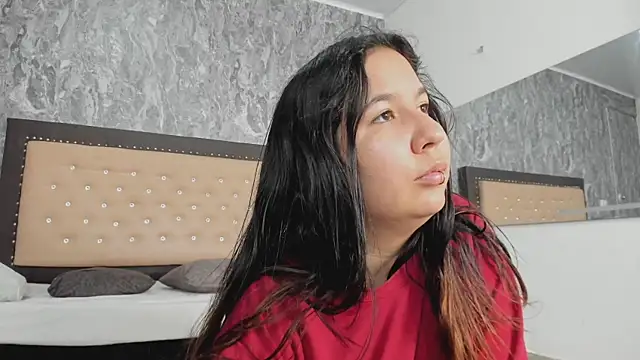 Lia sarahi online show from 11-28-25, 11:46