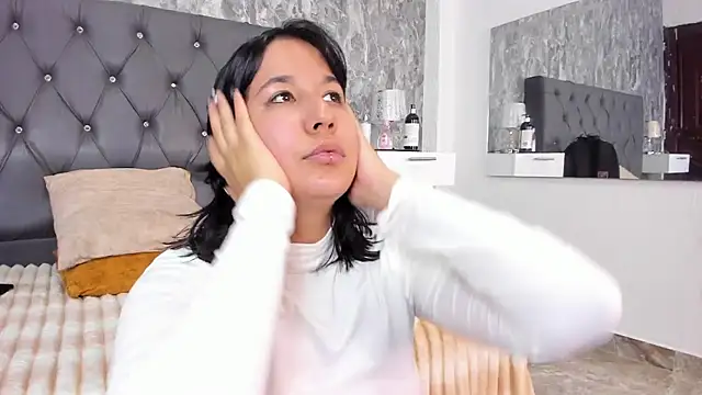 Lia sarahi online show from 02-20-26, 12:18