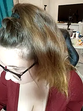 DienkaGreen online show from 11-06-25, 05:08