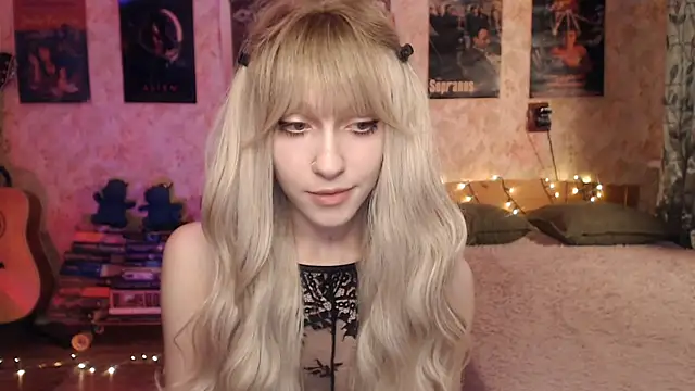 Snapshot of Friendly_Ellie chatting on 01-27-25, 11:11 Friendly Ellie online show from 01-27-25, 11:11