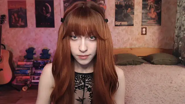 Snapshot of Friendly_Ellie chatting on 09-17-25, 11:17 Friendly Ellie online show from 09-17-25, 11:17