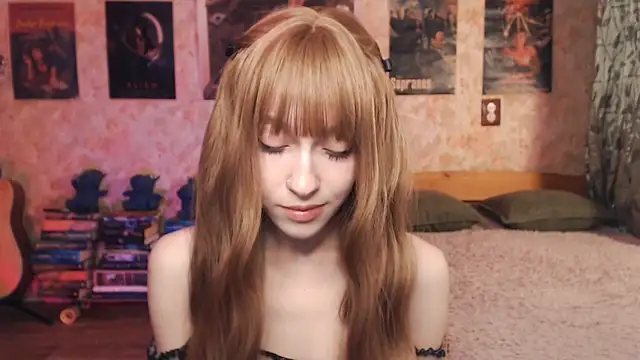 Snapshot of Friendly_Ellie chatting on 10-26-25, 12:27 Friendly Ellie online show from 10-26-25, 12:27