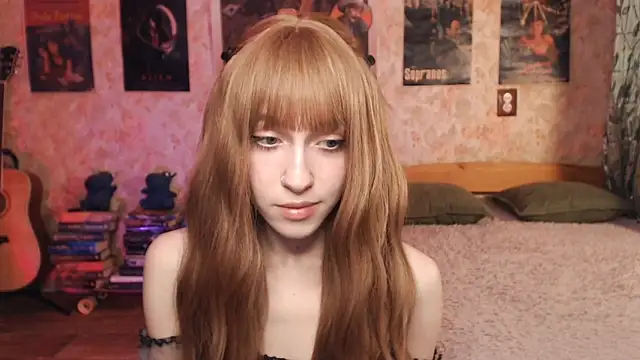 Snapshot of Friendly_Ellie chatting on 11-07-25, 12:10 Friendly Ellie online show from 11-07-25, 12:10