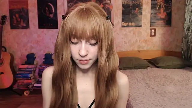 Snapshot of Friendly_Ellie chatting on 11-18-25, 11:15 Friendly Ellie online show from 11-18-25, 11:15