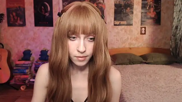 Snapshot of Friendly_Ellie chatting on 12-04-25, 01:20 Friendly Ellie online show from 12-04-25, 01:20