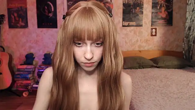 Snapshot of Friendly_Ellie chatting on 12-05-25, 01:09 Friendly Ellie online show from 12-05-25, 01:09