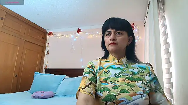 ISABEEL SOFIA01 online show from 05-29-26, 04:27